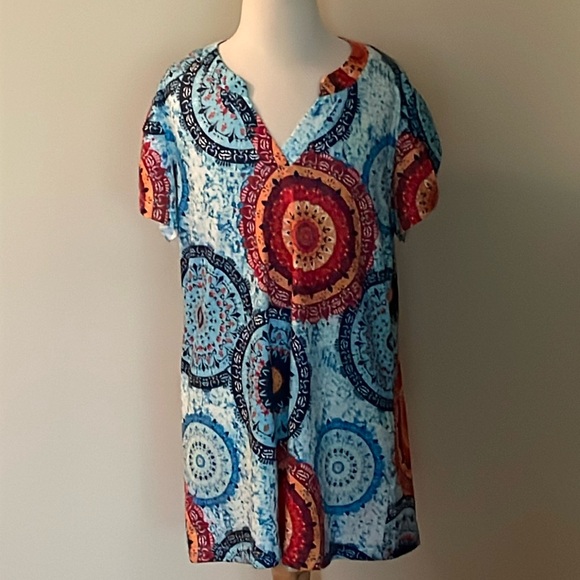 Tops - For Sale~EUC Woman’s Paisley Colored Ruffled Short Sleeve V~Neck T~Shirt